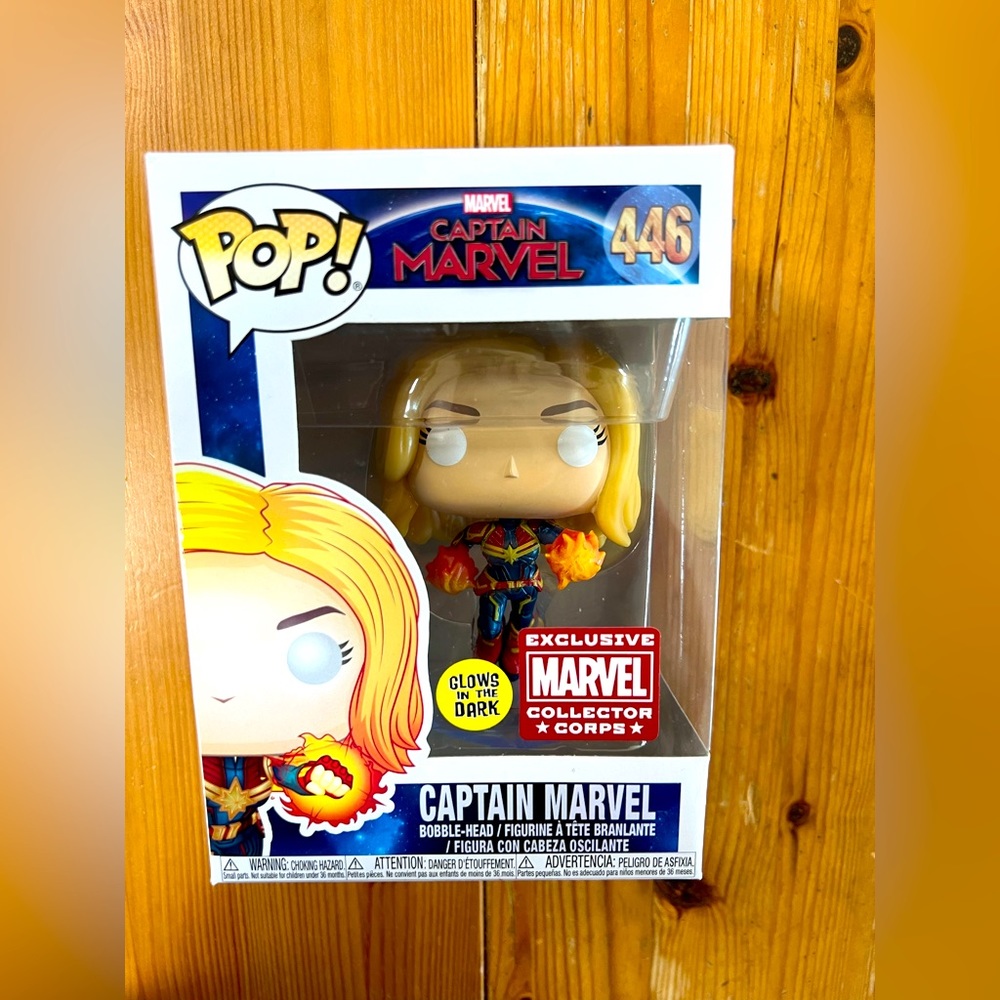 Funko POP! Captain Marvel Glow In The Dark Exclusive Marvel Collector Corps
